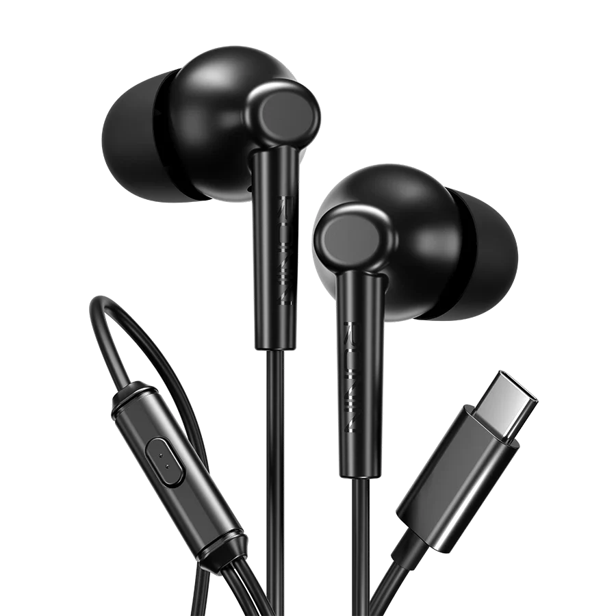 Ronin R-39 Looop Type-C in Black with its wired connector